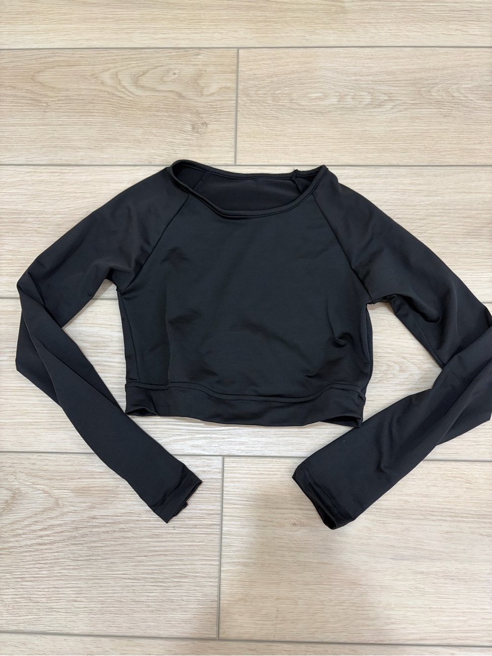Girl Athletic Crop Athletic Streetwear Cut Out Black Long-Sleeve Crop Top